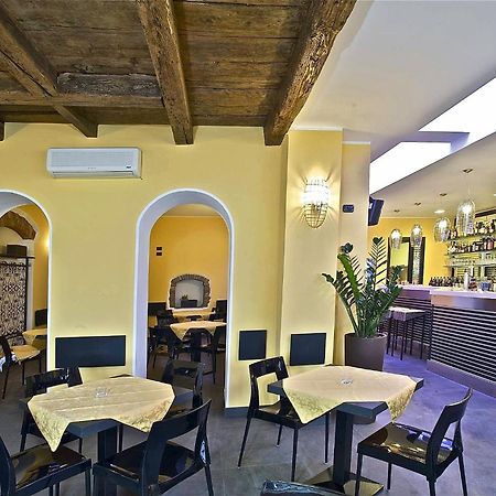 Nuovo Bar Centrale Gravedona Luaran gambar